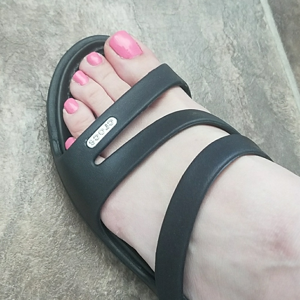 Ladies size 8 Crocs sandals